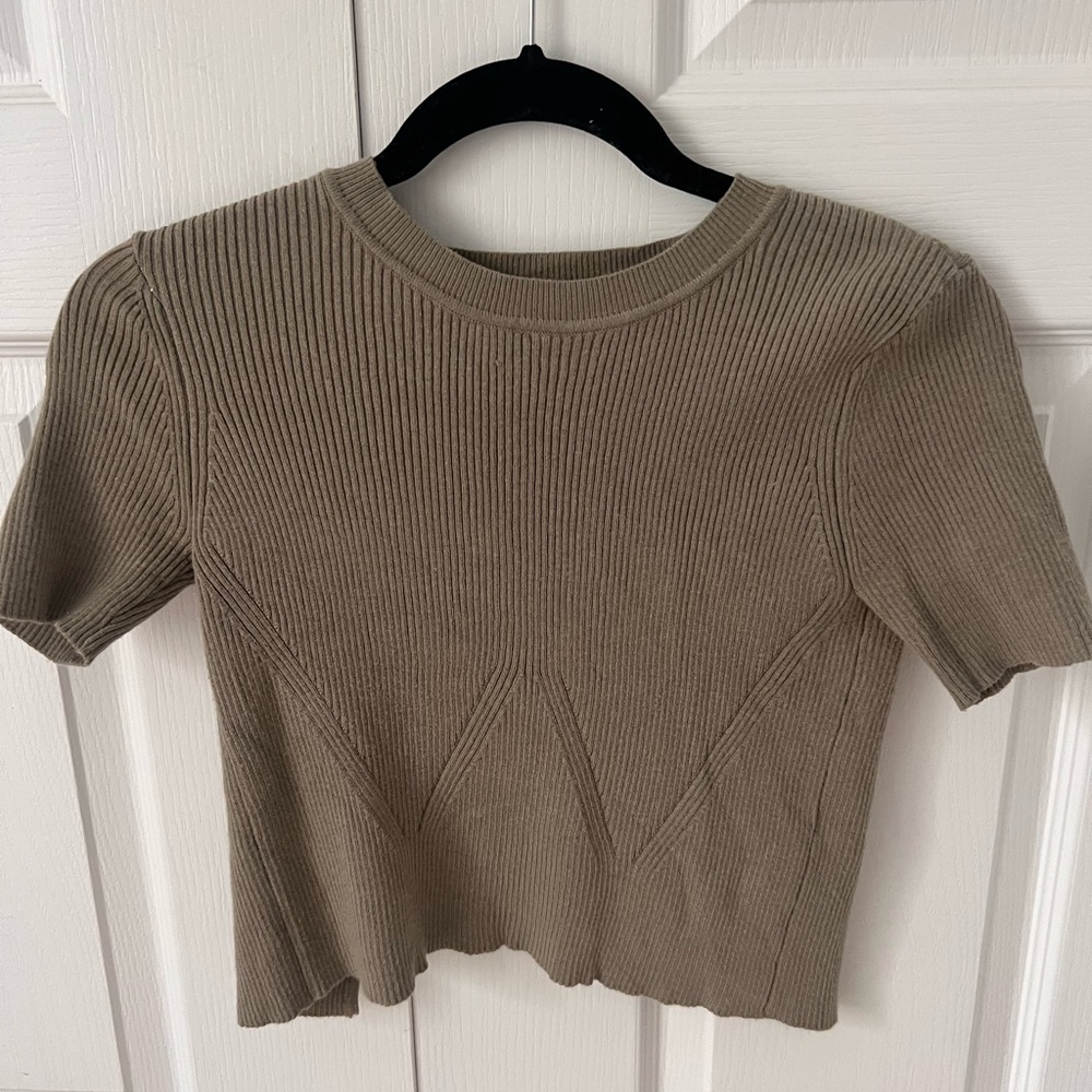 Khaki knit backless shirt Dynamite